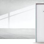 Puerta exterior de acero modelo Lisa Pavir con manijón y mirador