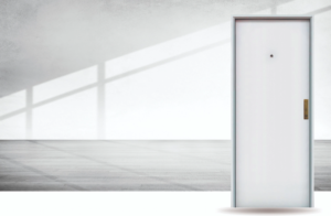 Puerta exterior de acero modelo Lisa Pavir con manijón y mirador