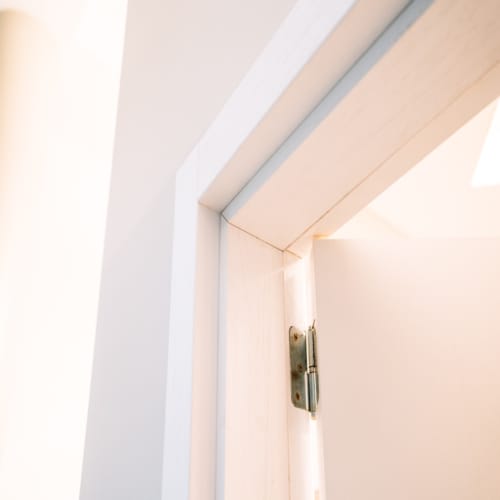 Puerta Placa Gromanti Selecta Blanco PVC 80/9 Marco Madera