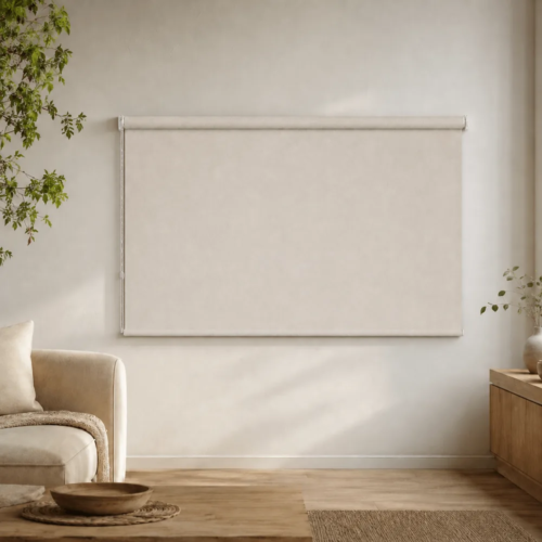 Cortina roller blackout natural 150x150 — instalada en un ambiente