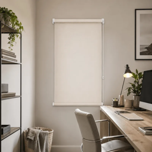 Cortina roller blackout natural 60x110 — instalada en un ambiente