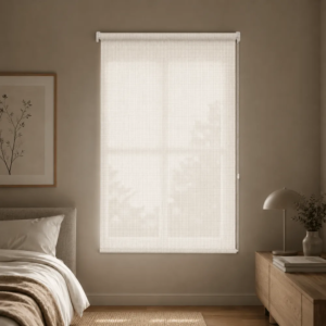 Cortina roller sunscreen blanca 120x150 — instalada en un ambiente
