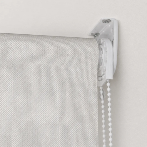 Cortina roller sunscreen blanca — detalle del soporte y la cadena