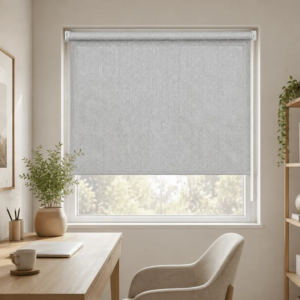 Cortina roller sunscreen gris 100x90 — instalada en un ambiente