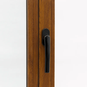 Ventana Sureña PVC Roble DVH Nexo Confort — detalle del herraje